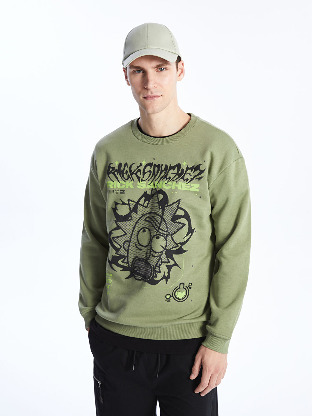 XSIDE Uçuk Yeşil Bisiklet Yaka Uzun Kollu Rick and Morty Baskılı Erkek Sweatshirt - 1