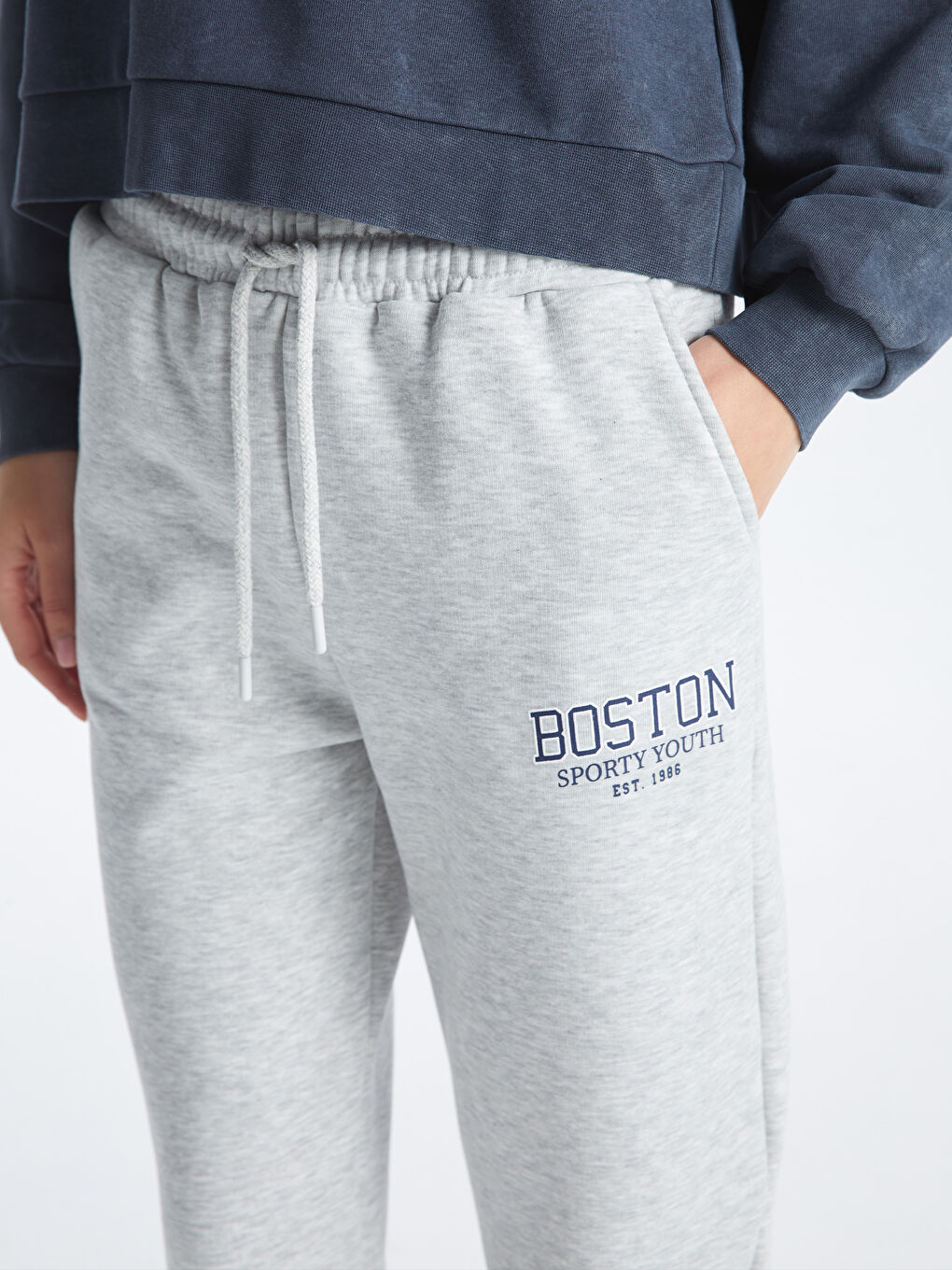 Gri Beli Lastikli Baskılı Kadın Kalın Jogger Eşofman Altı-2