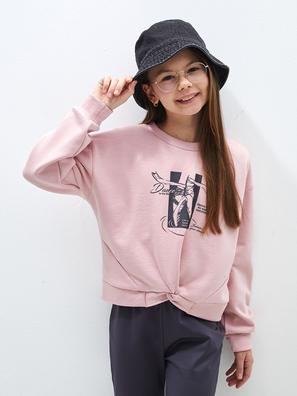 LCW Kids Mat Pembe Bisiklet Yaka Baskılı Uzun Kollu Kız Çocuk Sweatshirt