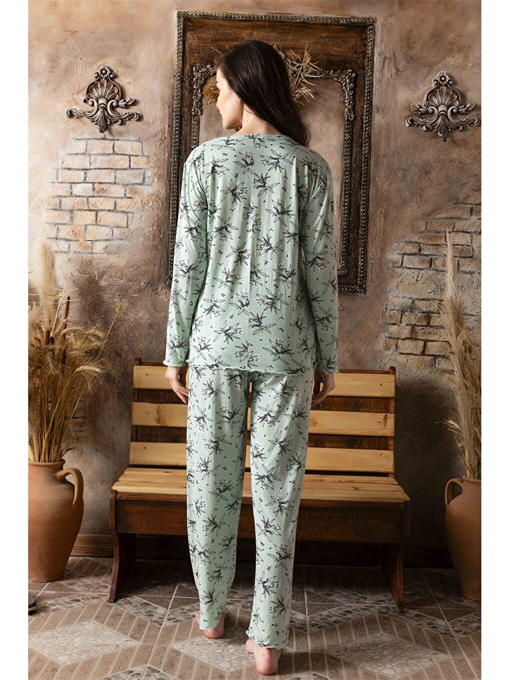 Yeşil Nakış Detaylı V Yaka Kadın Pijama Takım-1