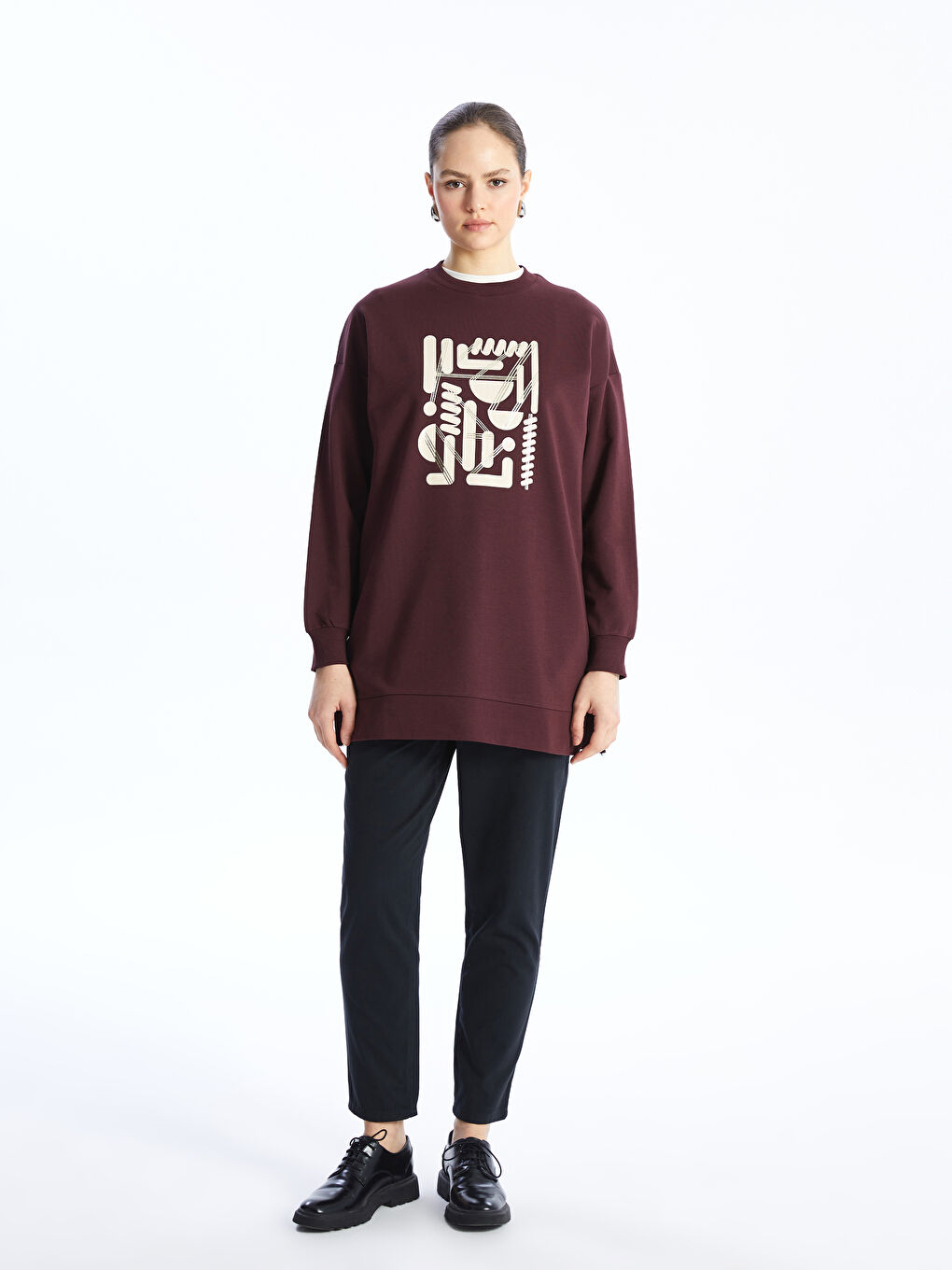 LCW Modest Kızıl Kahverengi Bisiklet Yaka Baskılı Uzun Kollu Oversize Kadın Sweatshirt Tunik