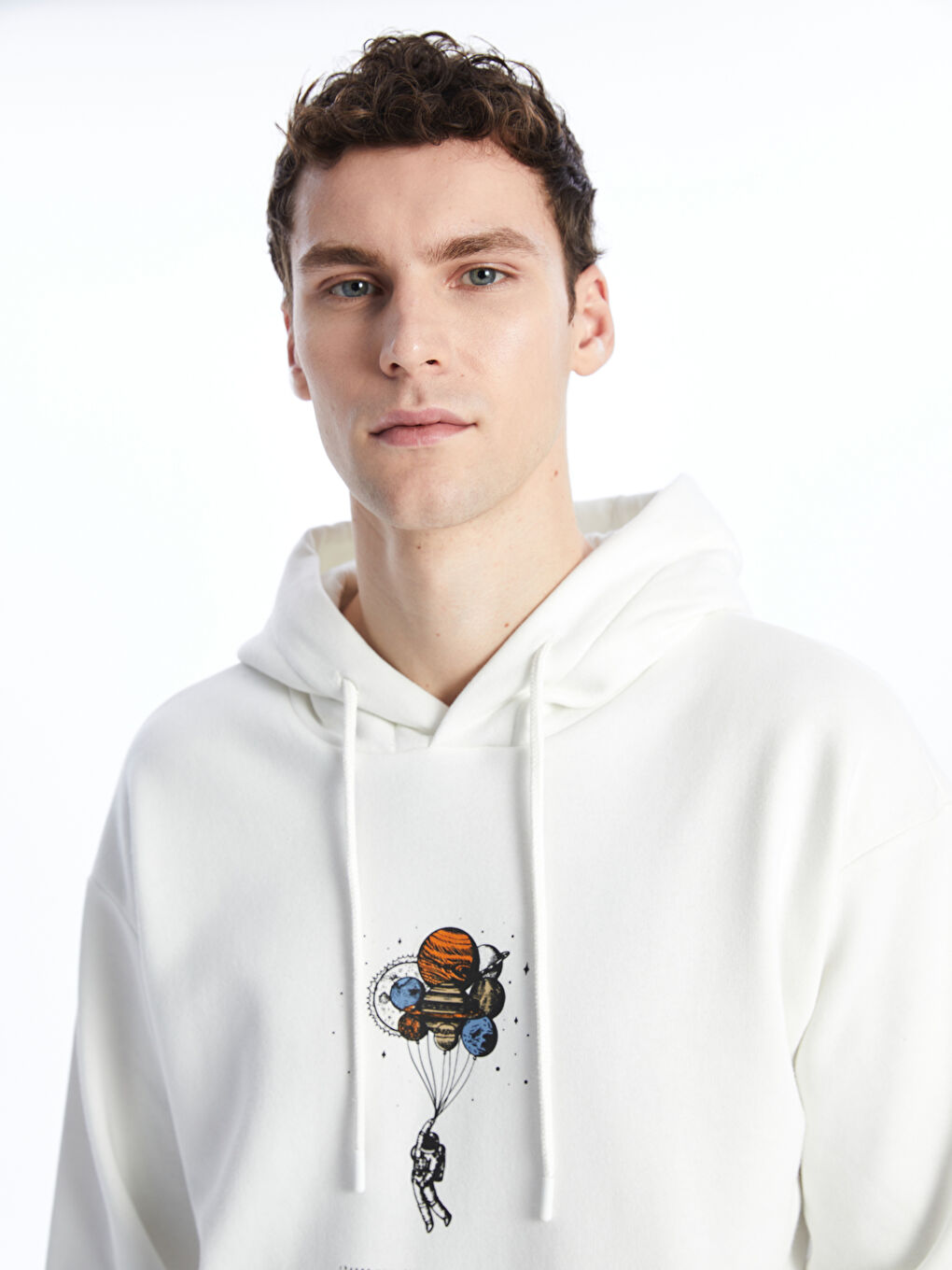 LCW Casual Ekru Uzun Kollu Baskılı Erkek Hoodie