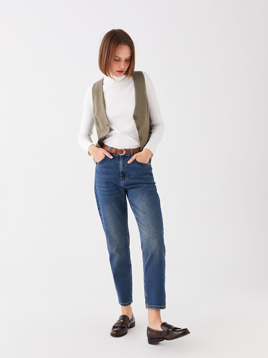 LCW Jeans Orta İndigo Rodeo Beli Kemerli Mom Fit Kadın Jean Pantolon