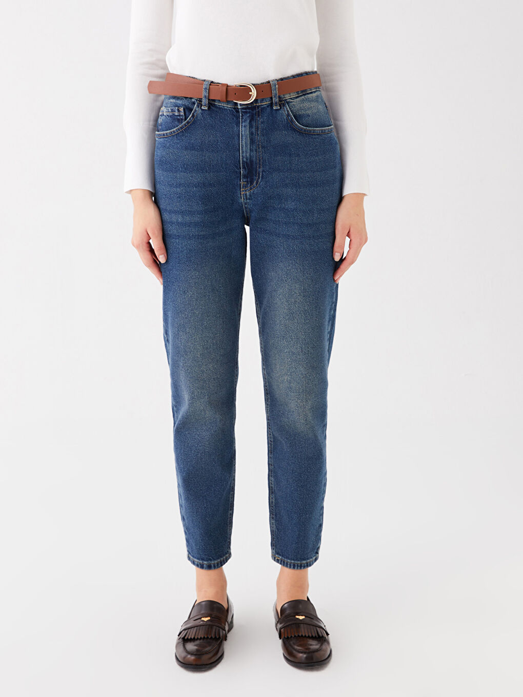 LCW Jeans Orta İndigo Rodeo Beli Kemerli Mom Fit Kadın Jean Pantolon - 3