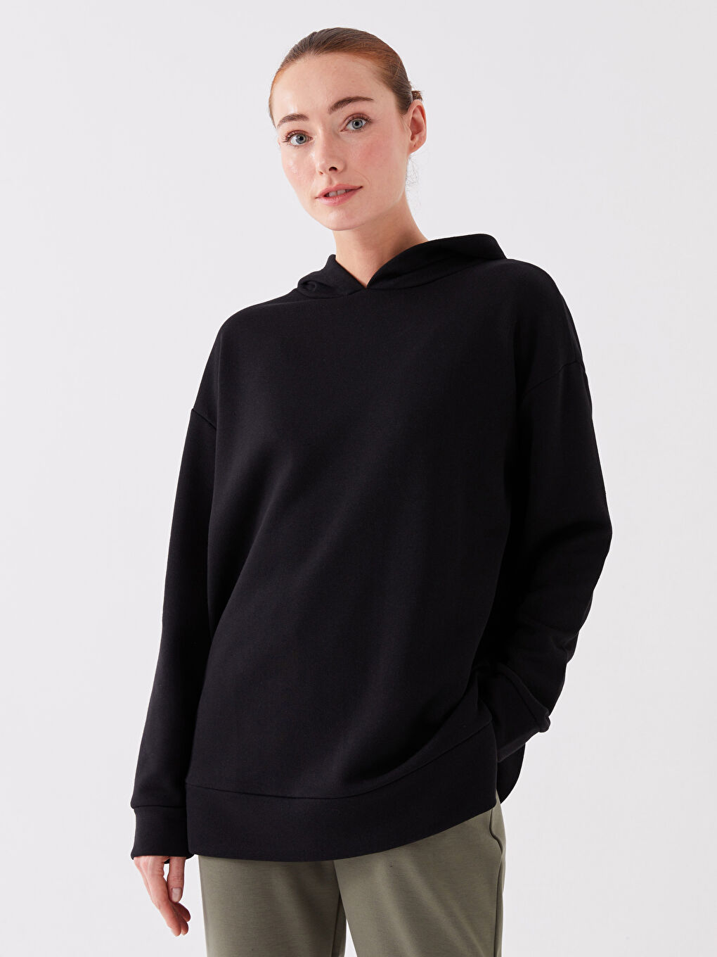 LCWAIKIKI Basic Yeni Siyah Kapüşonlu Düz Uzun Kollu Oversize Kadın Sweatshirt Tunik