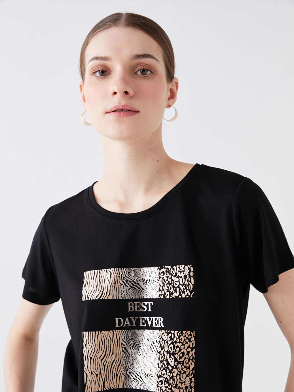 Siyah Bisiklet Yaka Baskılı Kısa Kollu Kadın Tişört