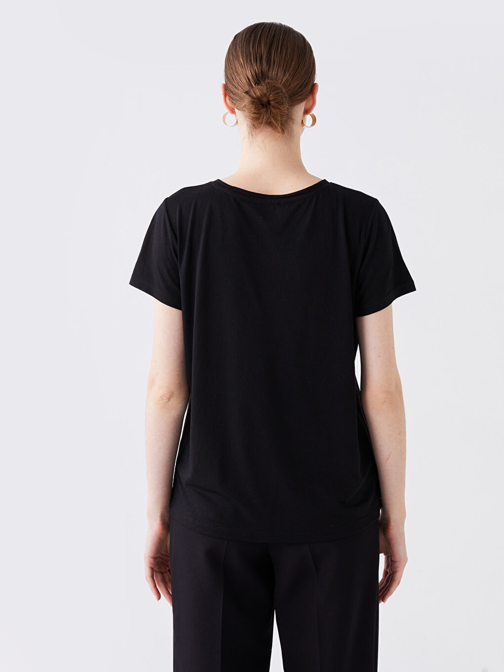 Siyah Bisiklet Yaka Baskılı Kısa Kollu Kadın Tişört-4