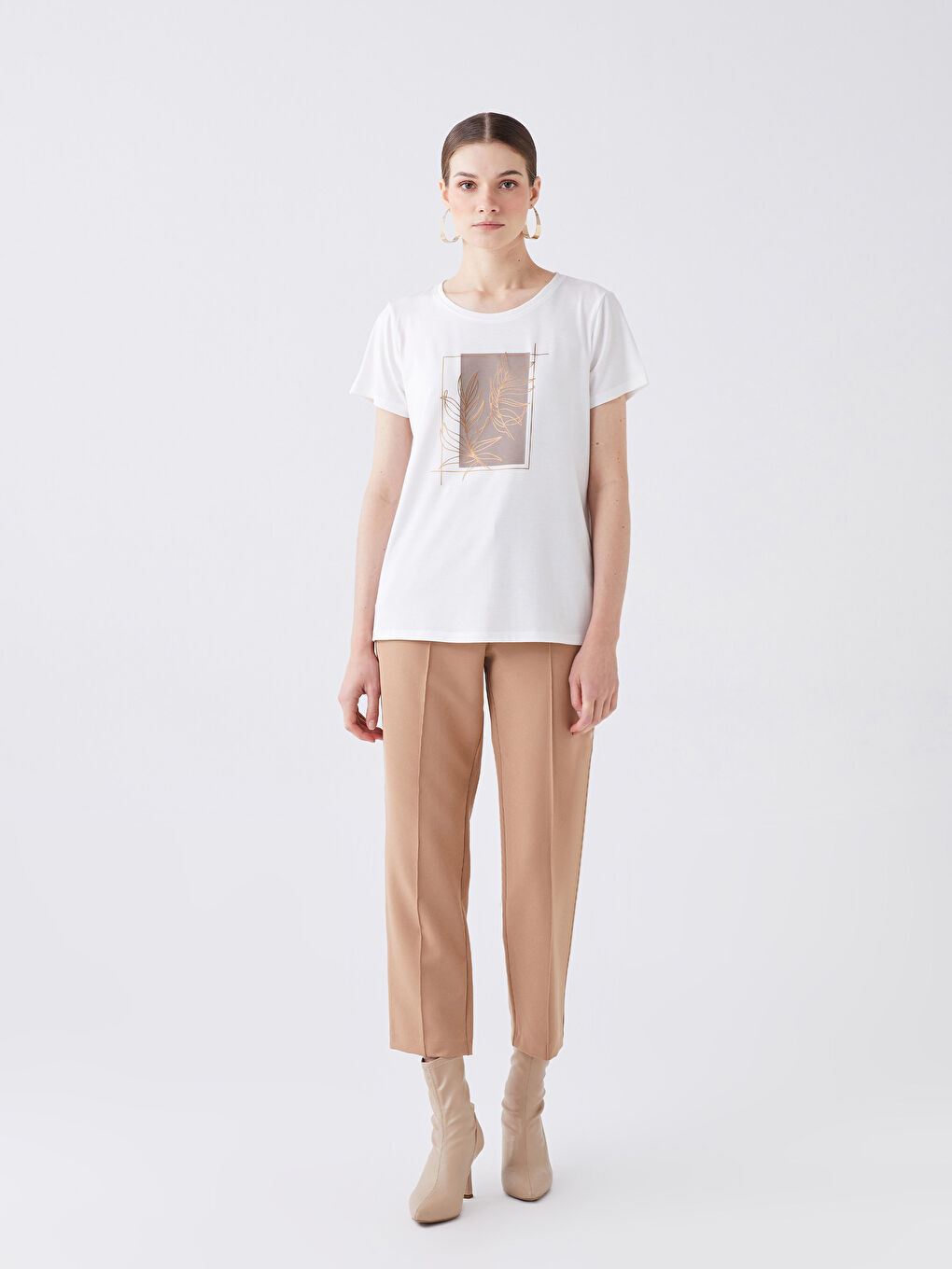 Ekru Bisiklet Yaka Baskılı Kısa Kollu Kadın Tişört-2