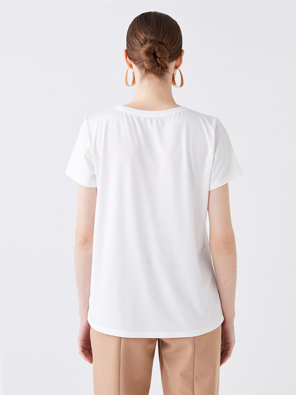 Ekru Bisiklet Yaka Baskılı Kısa Kollu Kadın Tişört-4