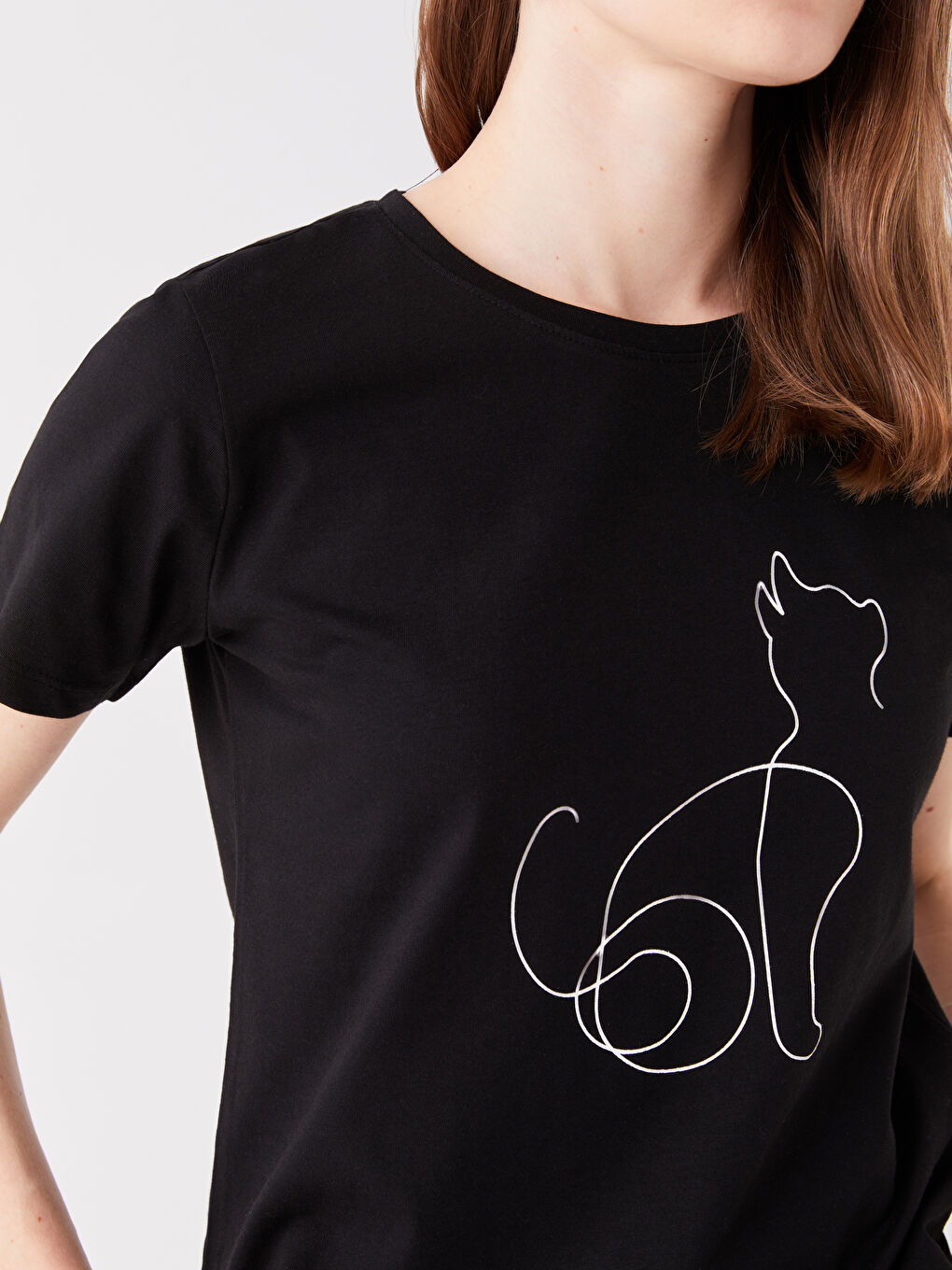 Siyah Bisiklet Yaka Baskılı Kısa Kollu Kadın Tişört-3