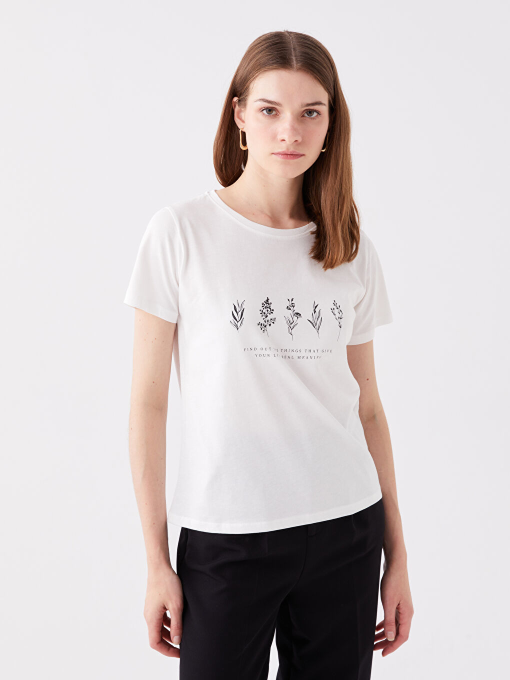 Ekru Bisiklet Yaka Baskılı Kısa Kollu Kadın Tişört