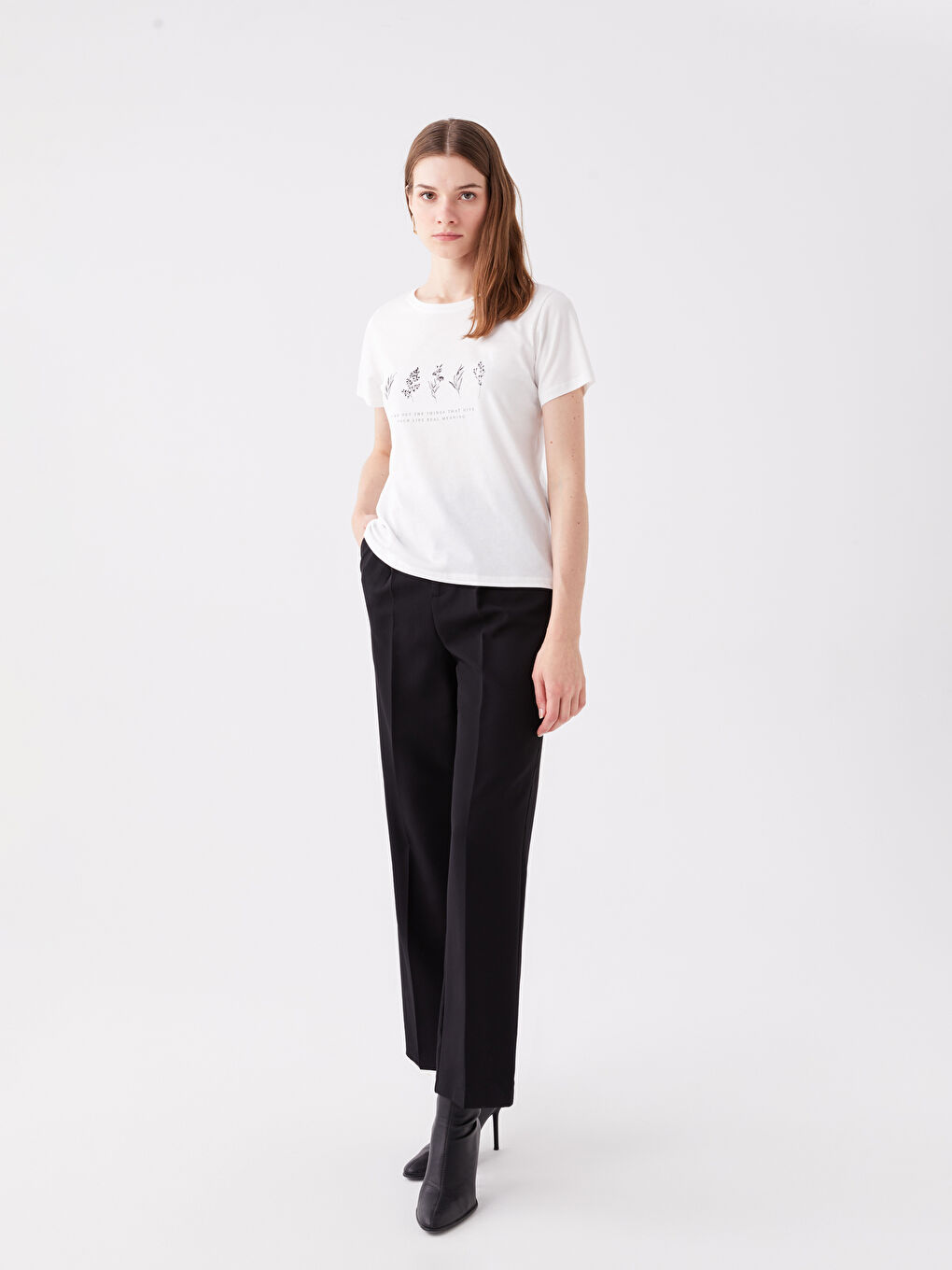 Ekru Bisiklet Yaka Baskılı Kısa Kollu Kadın Tişört-2