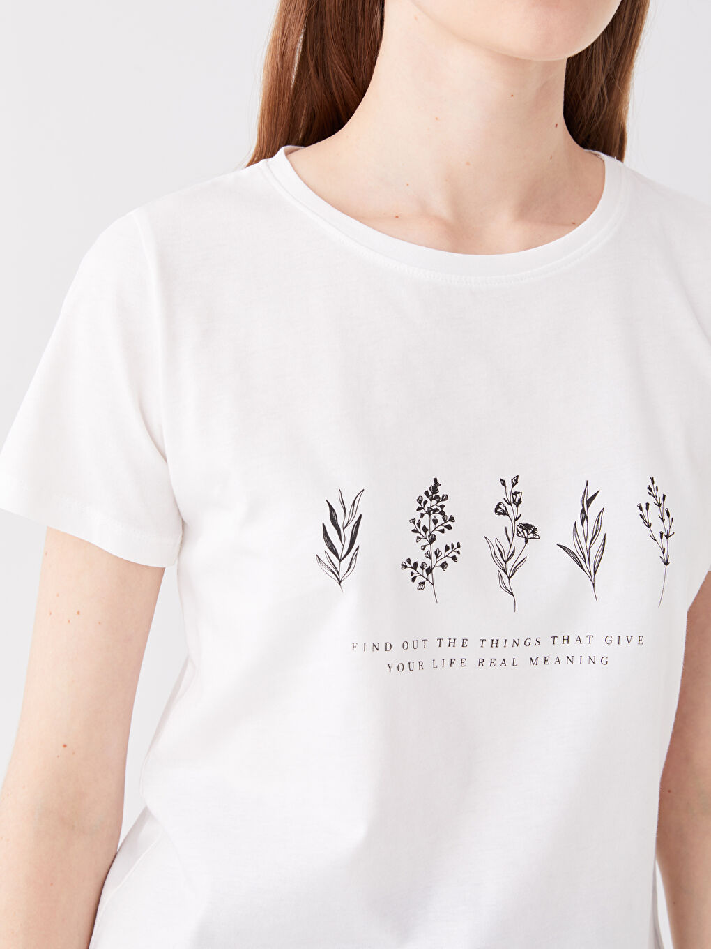 Ekru Bisiklet Yaka Baskılı Kısa Kollu Kadın Tişört-3