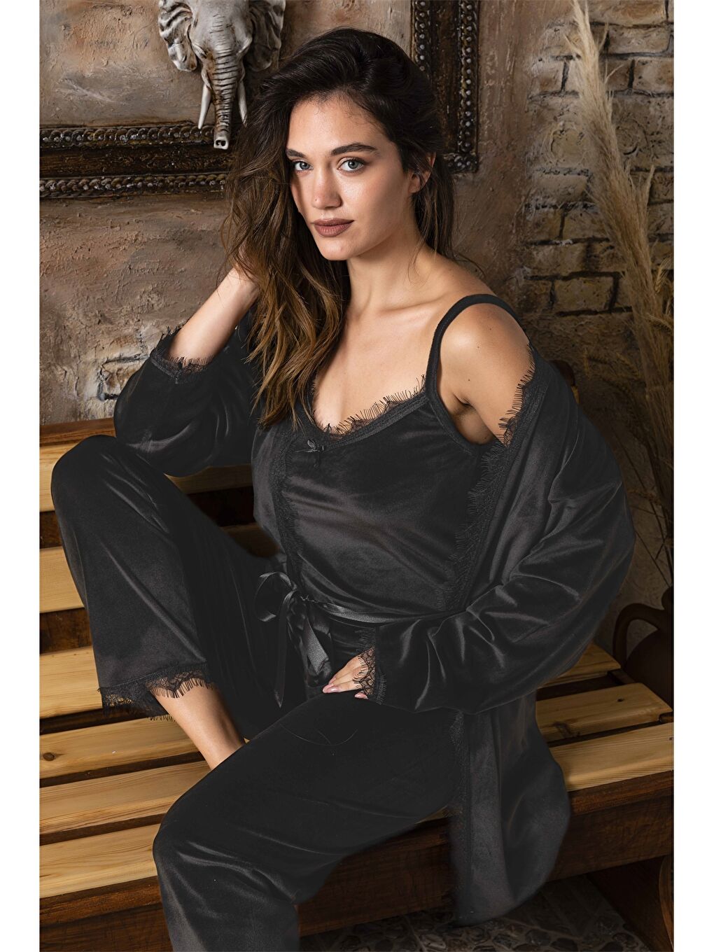 Siyah Askılı Kadın Pijama Takımı