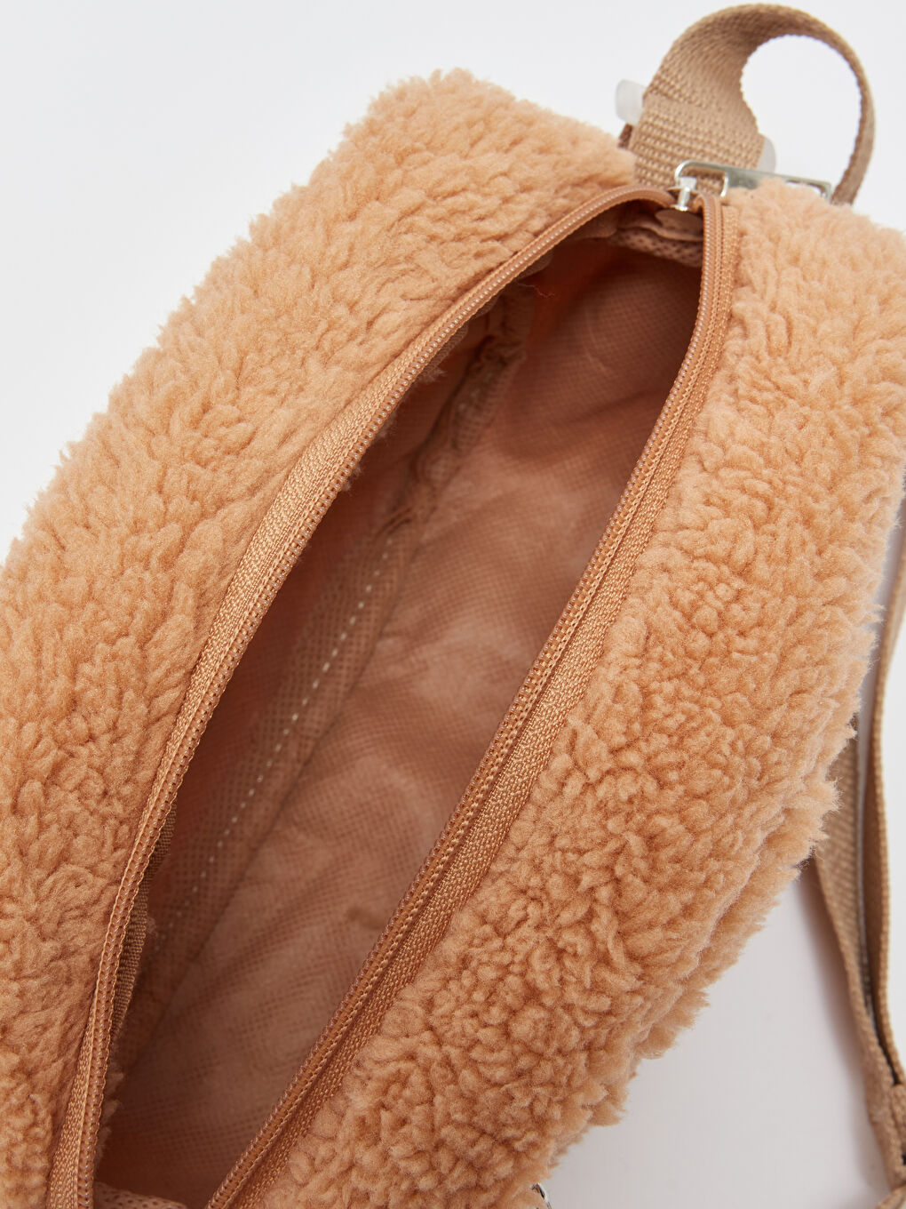 Pembe Nakışlı Pelüş Kadın Çapraz Çanta-5