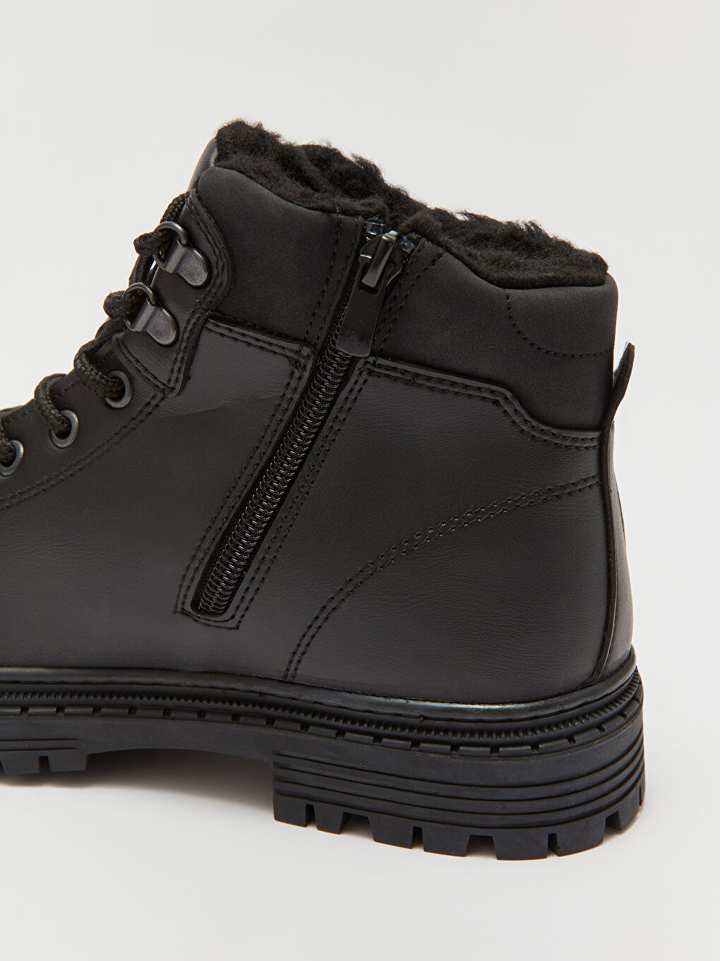 Siyah Bağcıklı Deri Görünümlü Erkek Bot-4