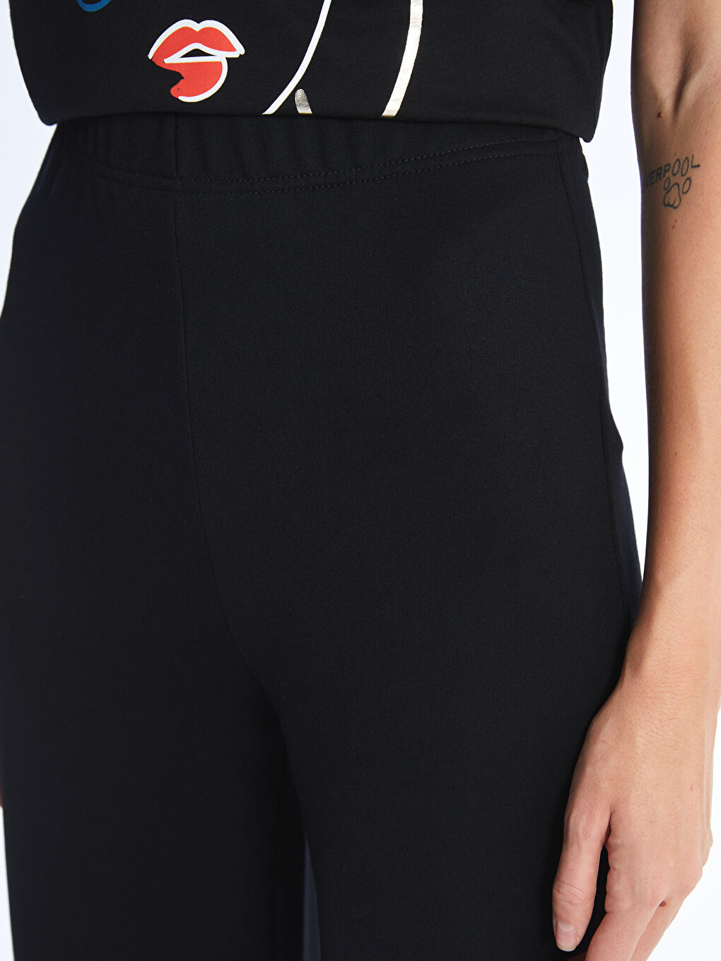 Siyah Beli Lastikli Düz Geniş Paça Kadın Eşofman Altı-1