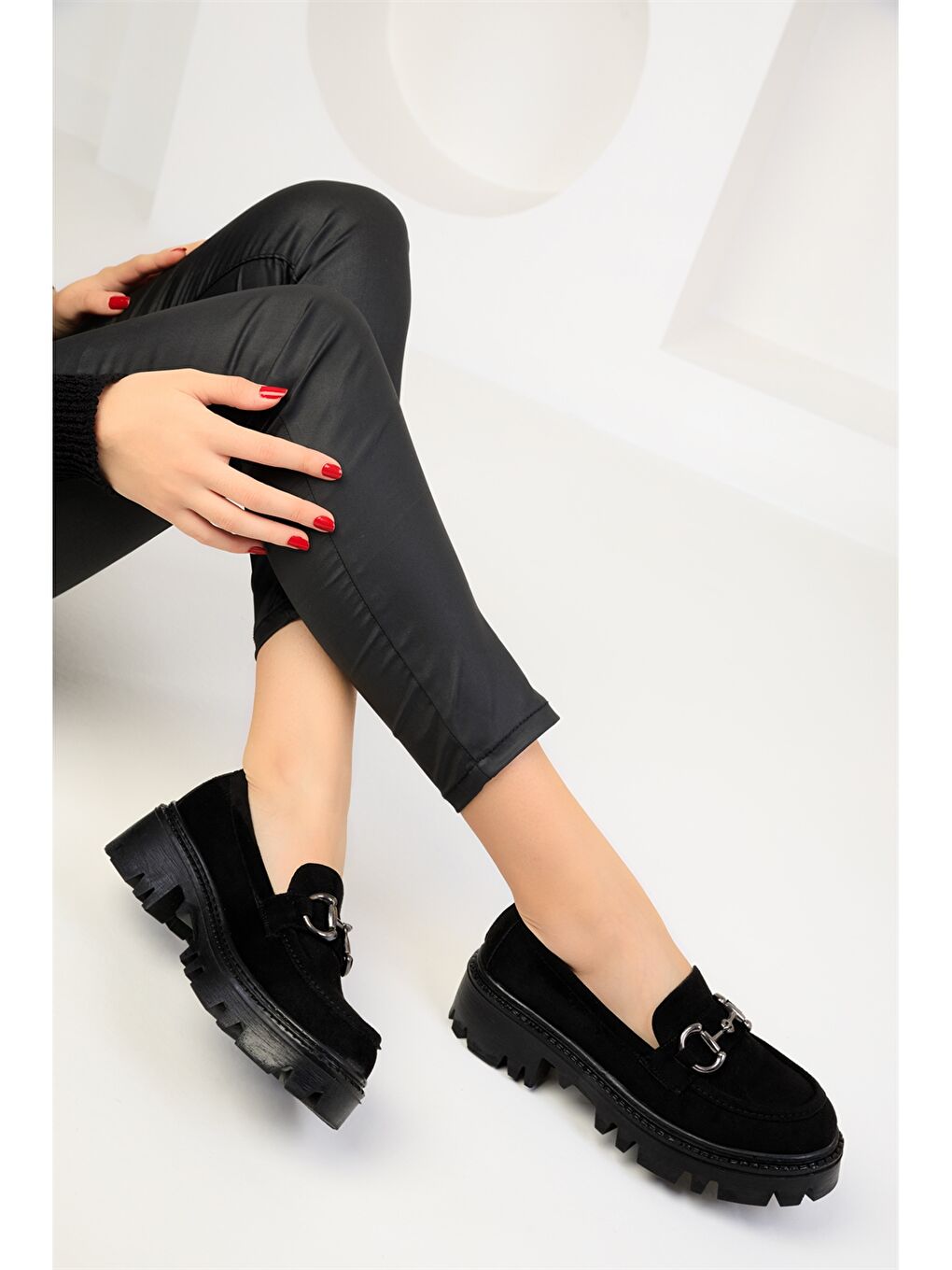 Siyah Süet Görünümlü Kadın Loafer Ayakkabı-2