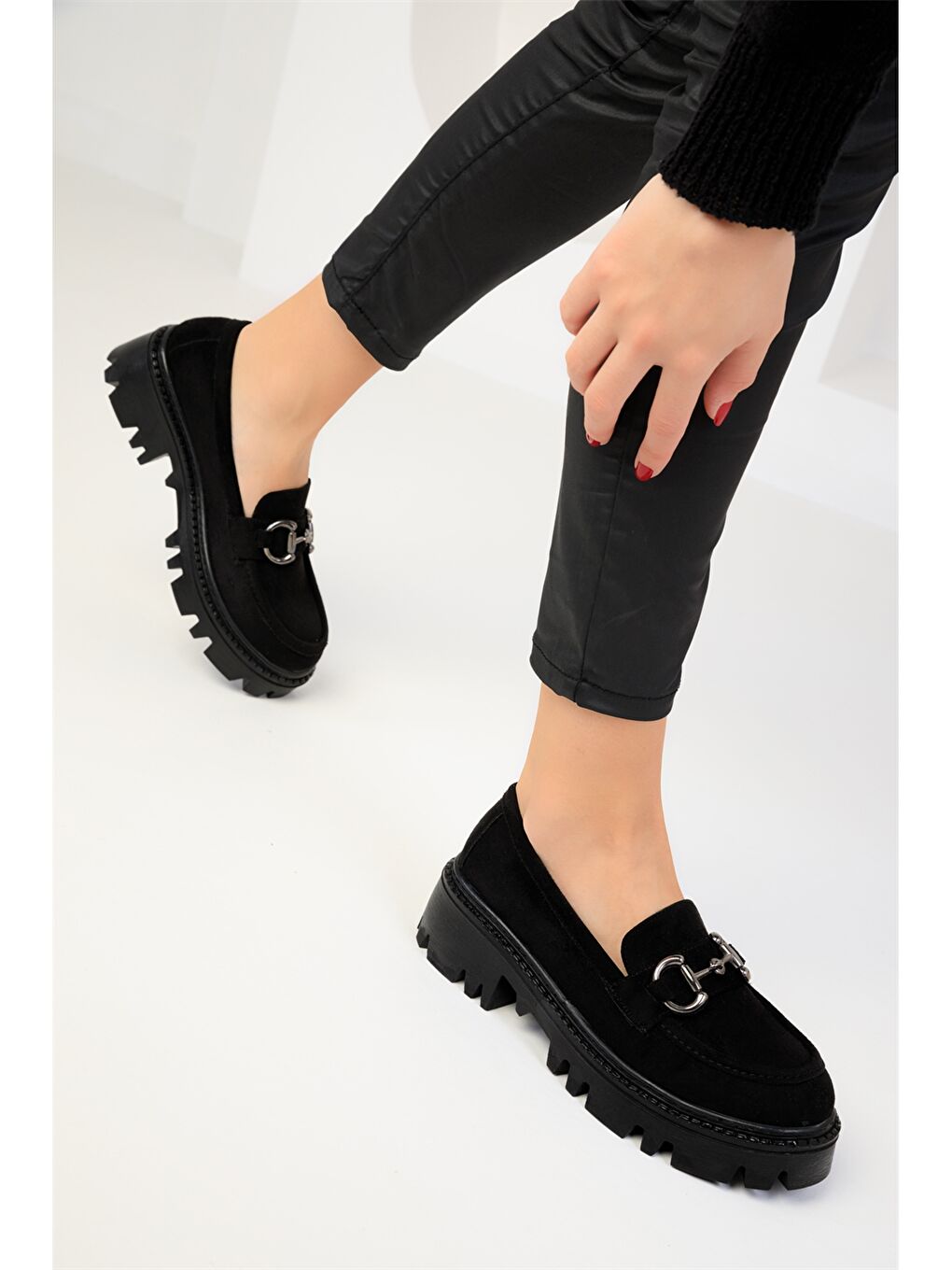 Siyah Süet Görünümlü Kadın Loafer Ayakkabı-3