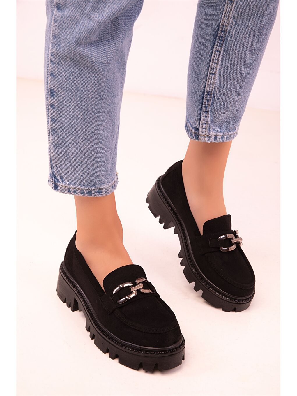 Siyah Süet Görünümlü Kadın Loafer Ayakkabı