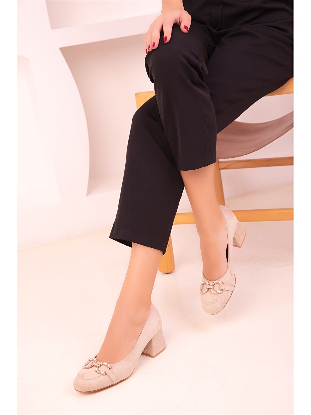 Bej Süet Görünümlü Kadın Topuklu Ayakkabı