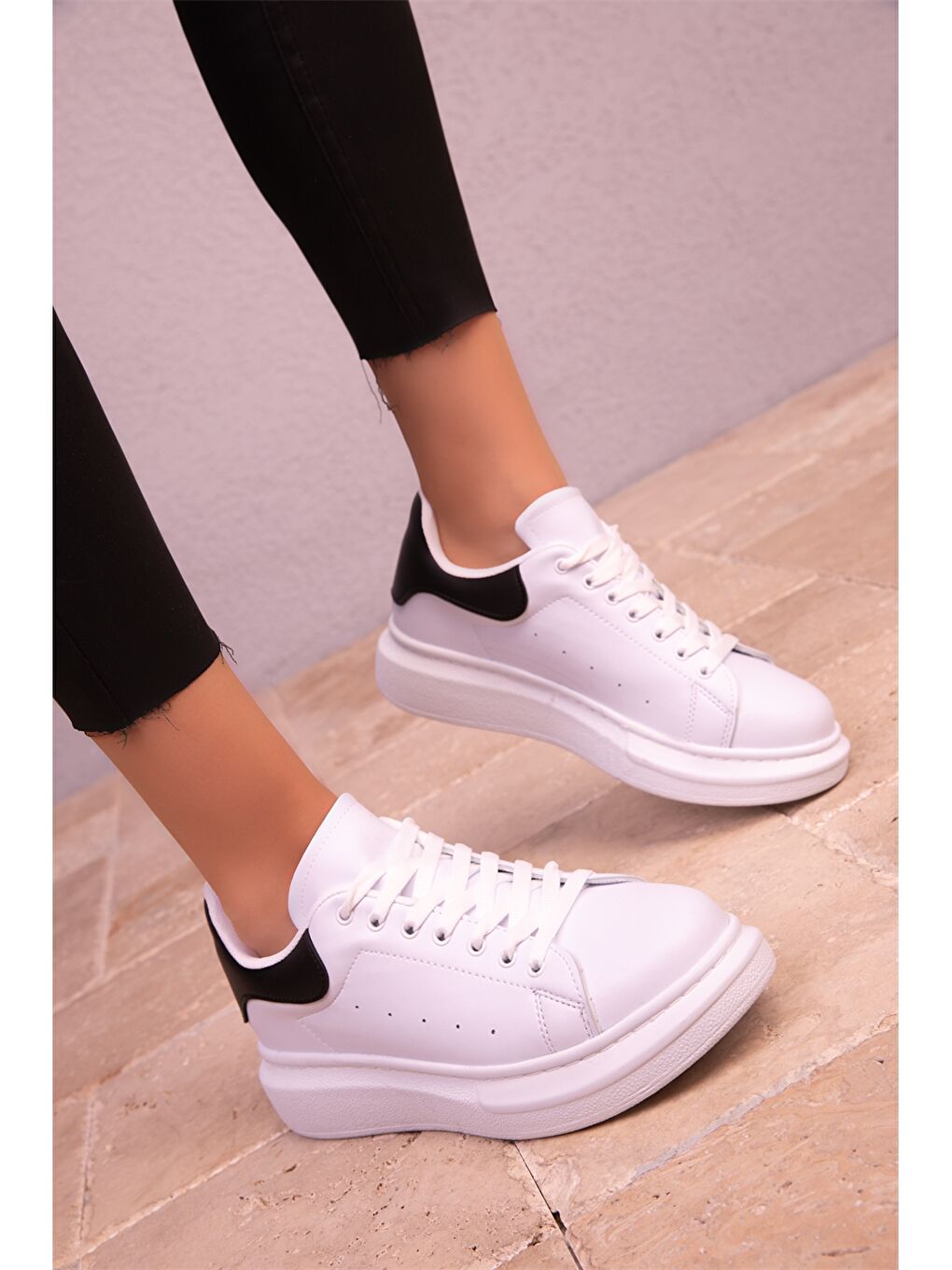 Karışık Deri Görünümlü Bağcıklı Kadın Spor Ayakkabı-2