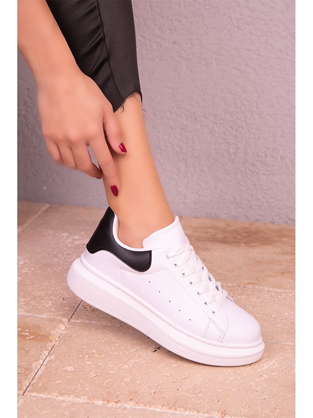 Karışık Deri Görünümlü Bağcıklı Kadın Spor Ayakkabı-3