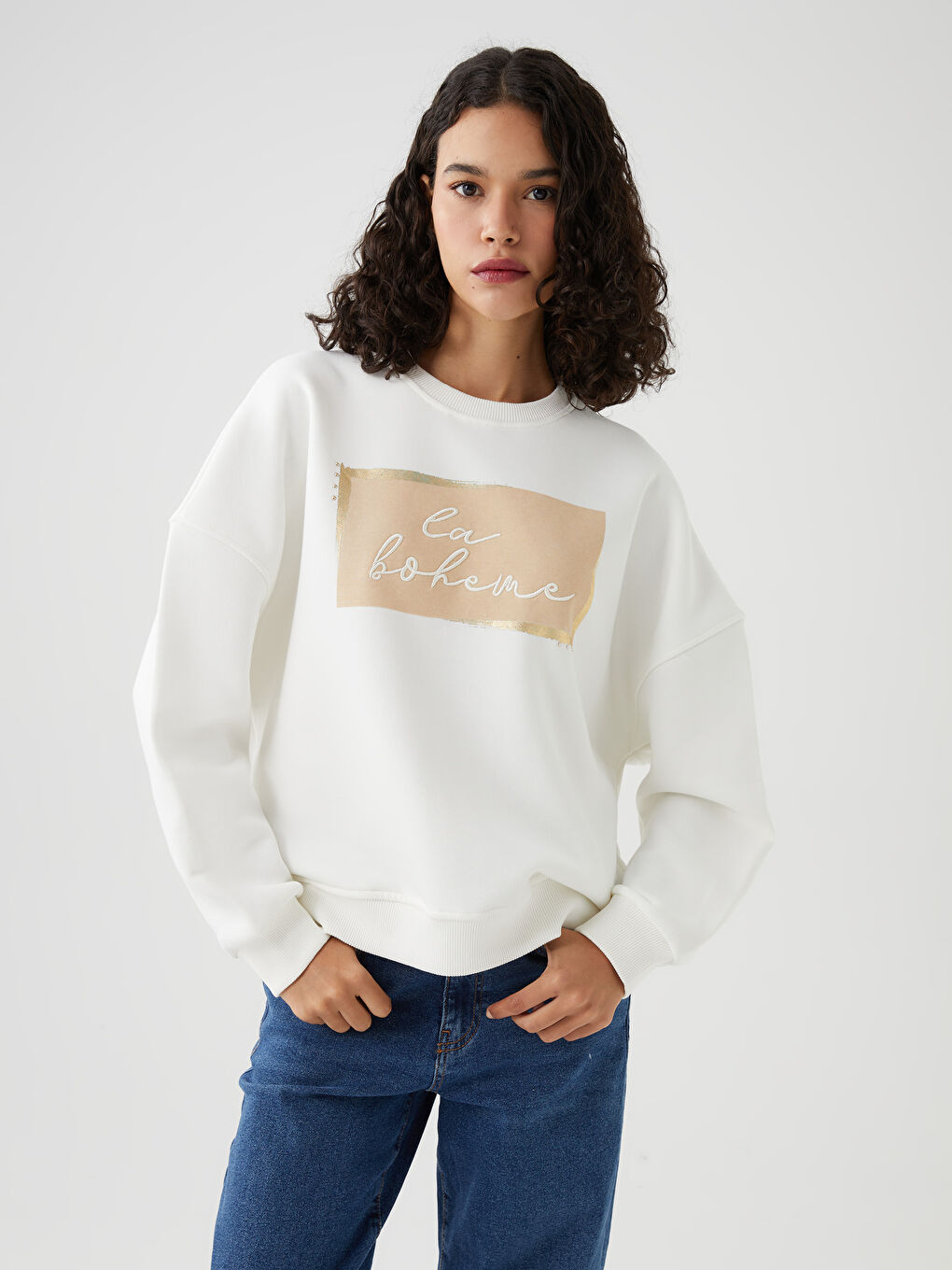 Beyaz Bisiklet Yaka Kadın Sweatshirt
