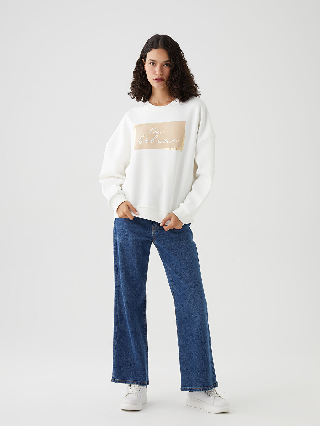 Beyaz Bisiklet Yaka Kadın Sweatshirt-2