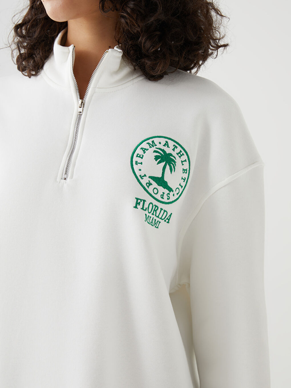 CALİMERA MODA Beyaz Baskılı Fermuarlı Kadın Sweatshirt - 3