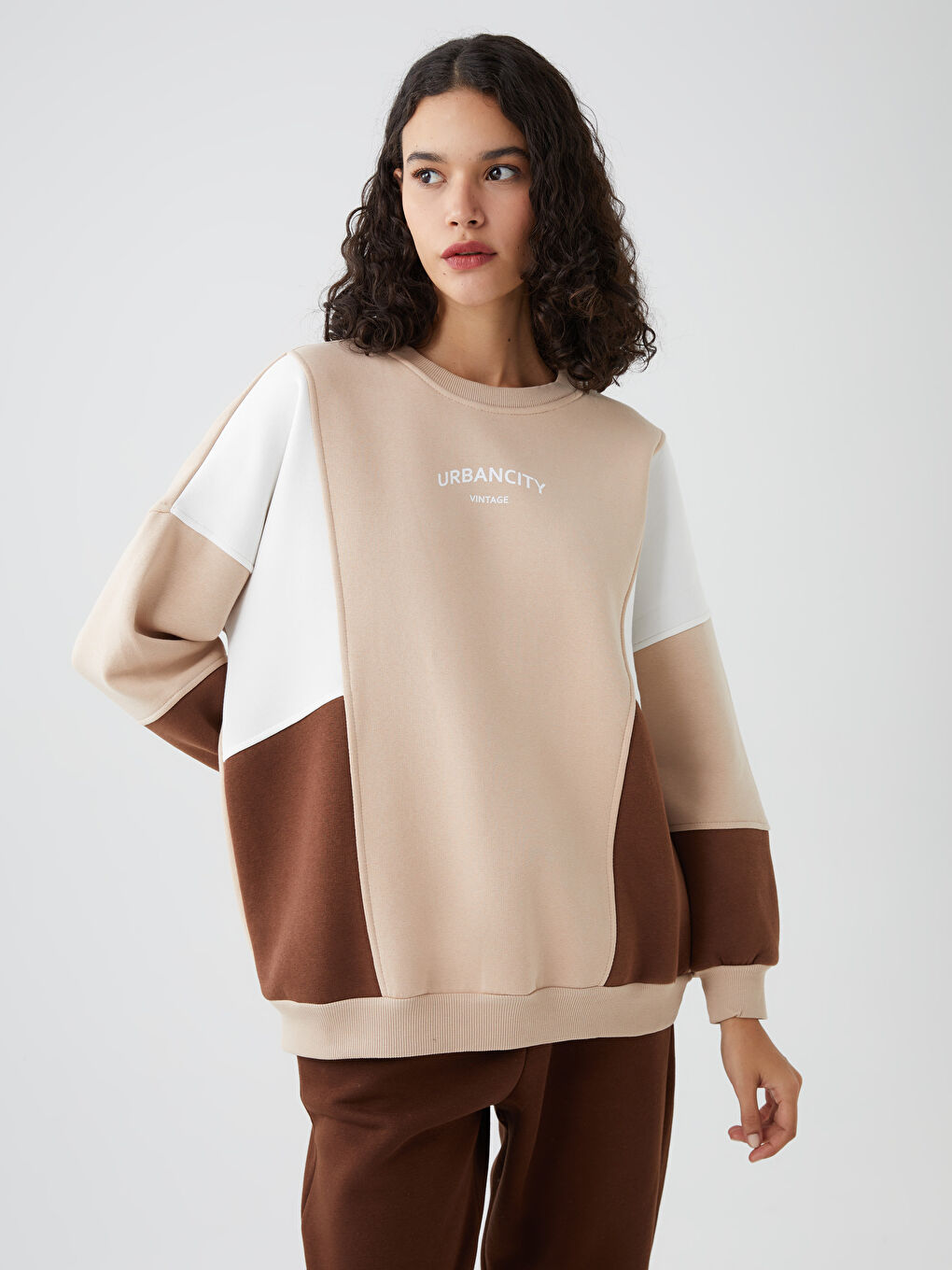 Bej Bisiklet Yaka Kadın Sweatshirt-1