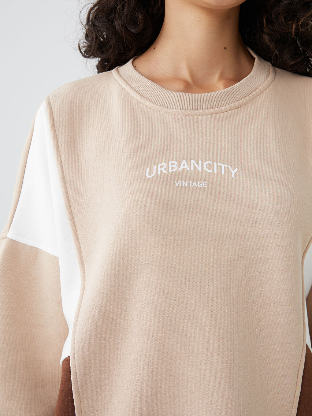 Bej Bisiklet Yaka Kadın Sweatshirt-3