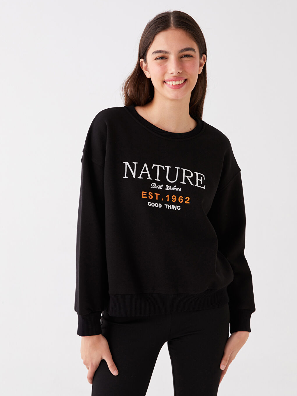 Siyah Bisiklet Yaka Kadın Sweatshirt