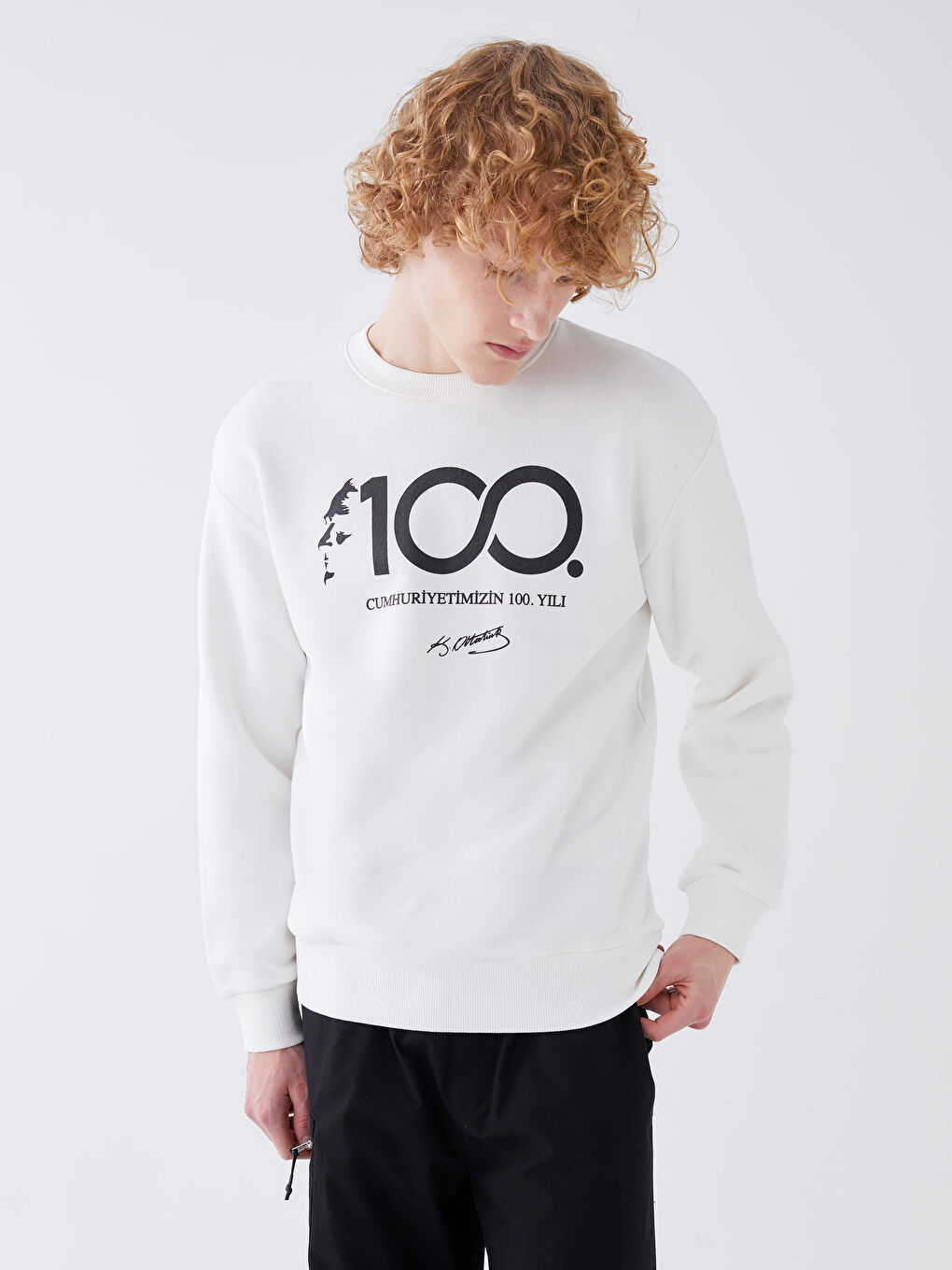 XSIDE Ekru Bisiklet Yaka Uzun Kollu 100.Yıl Atatürk Baskılı Erkek Sweatshirt - 1