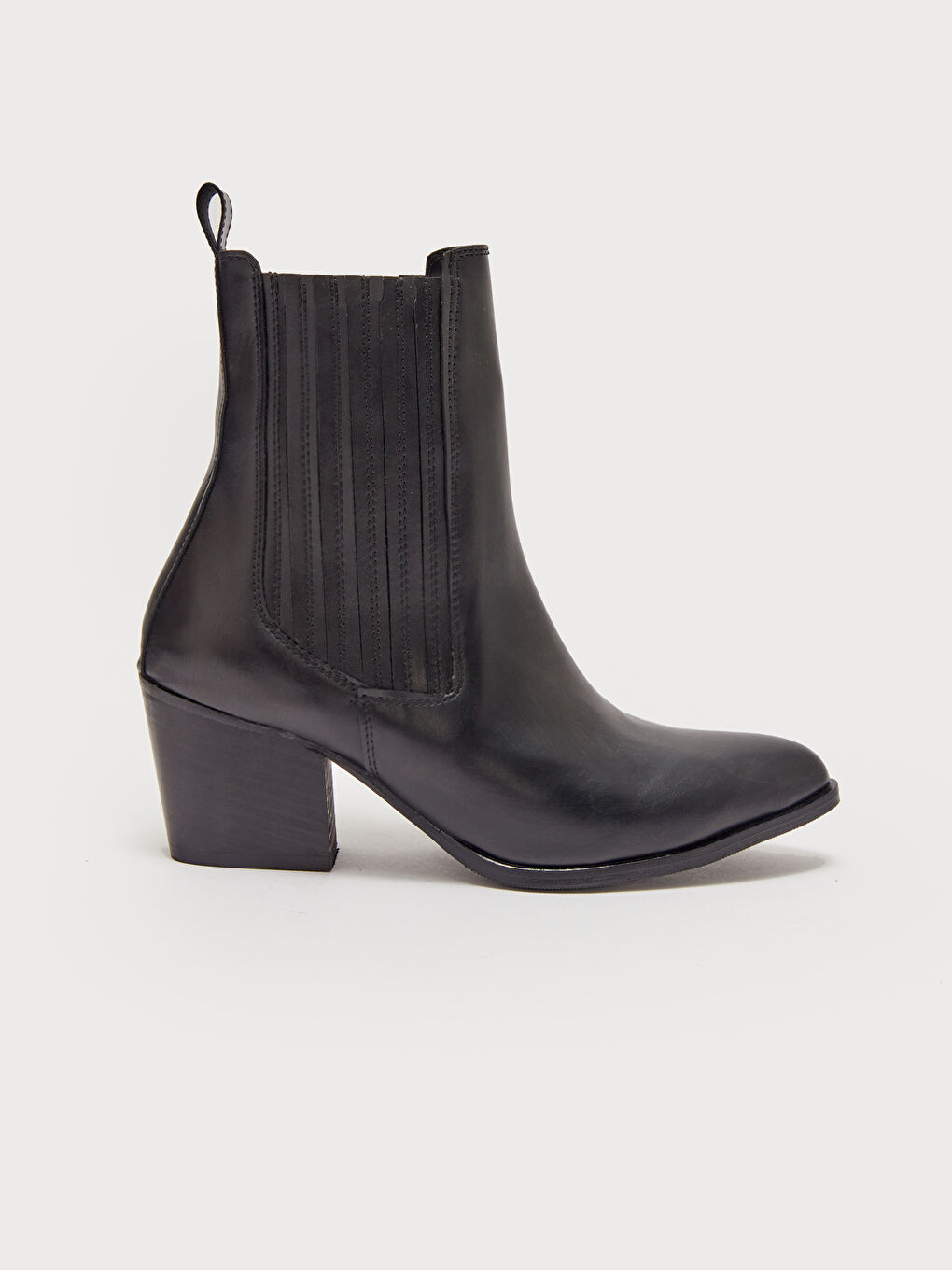 Siyah Deri Görünümlü Kadın Topuklu Bot-1