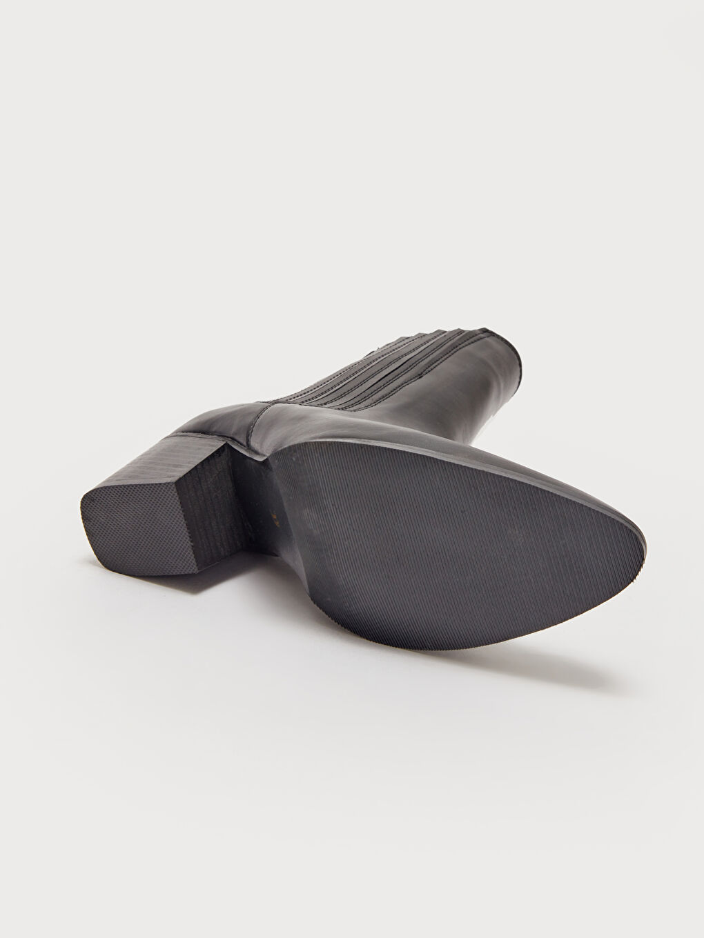 Siyah Deri Görünümlü Kadın Topuklu Bot-3