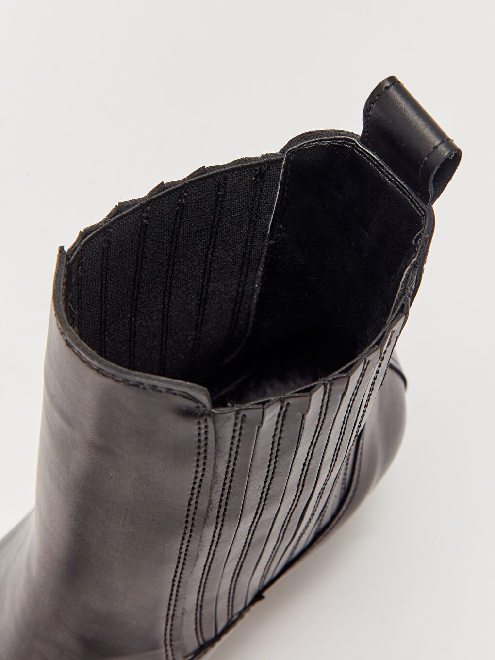 Siyah Deri Görünümlü Kadın Topuklu Bot-5