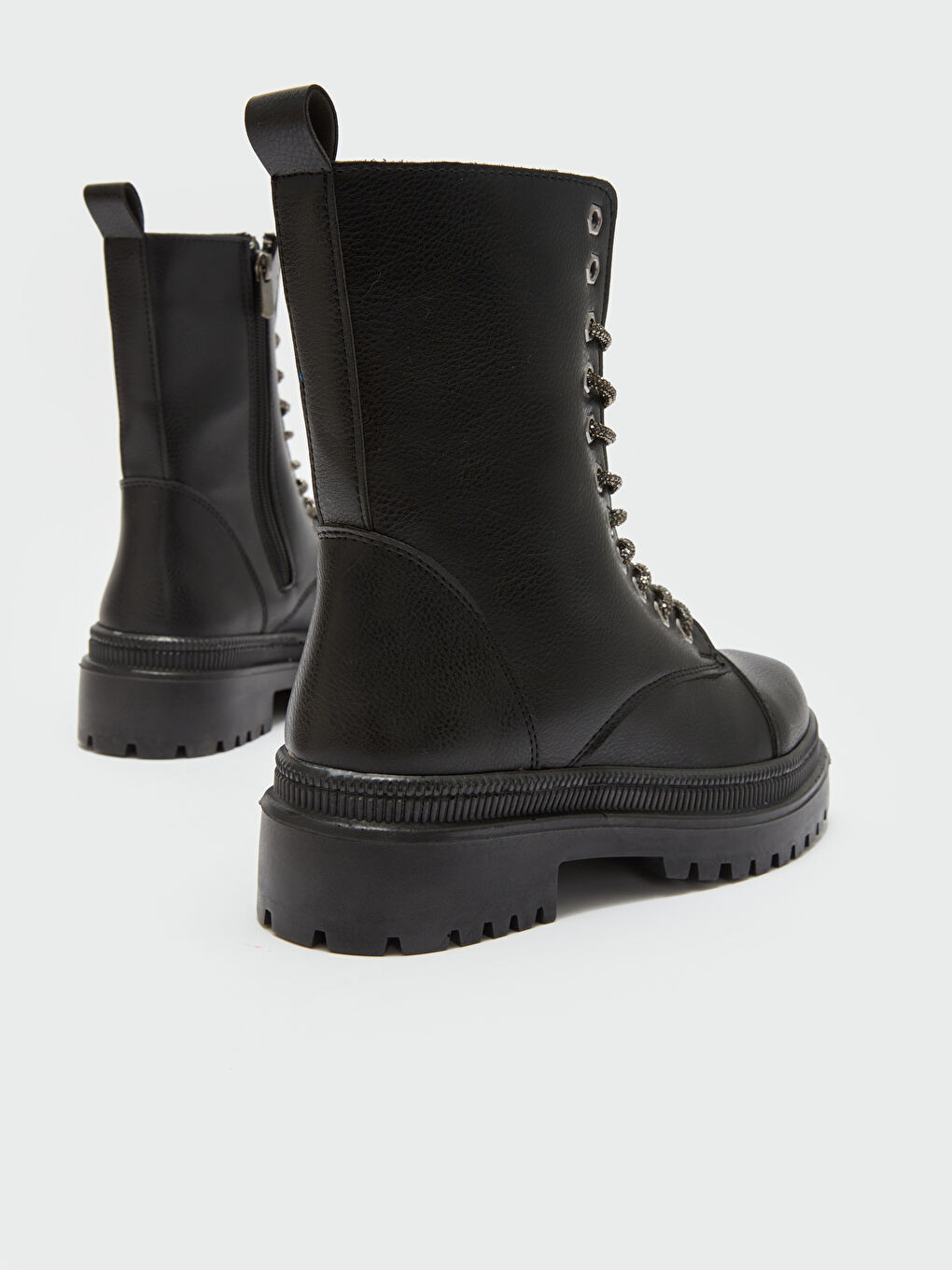 Siyah Deri Görünümlü Bağcık ve Fermuarlı Kadın Bot-4