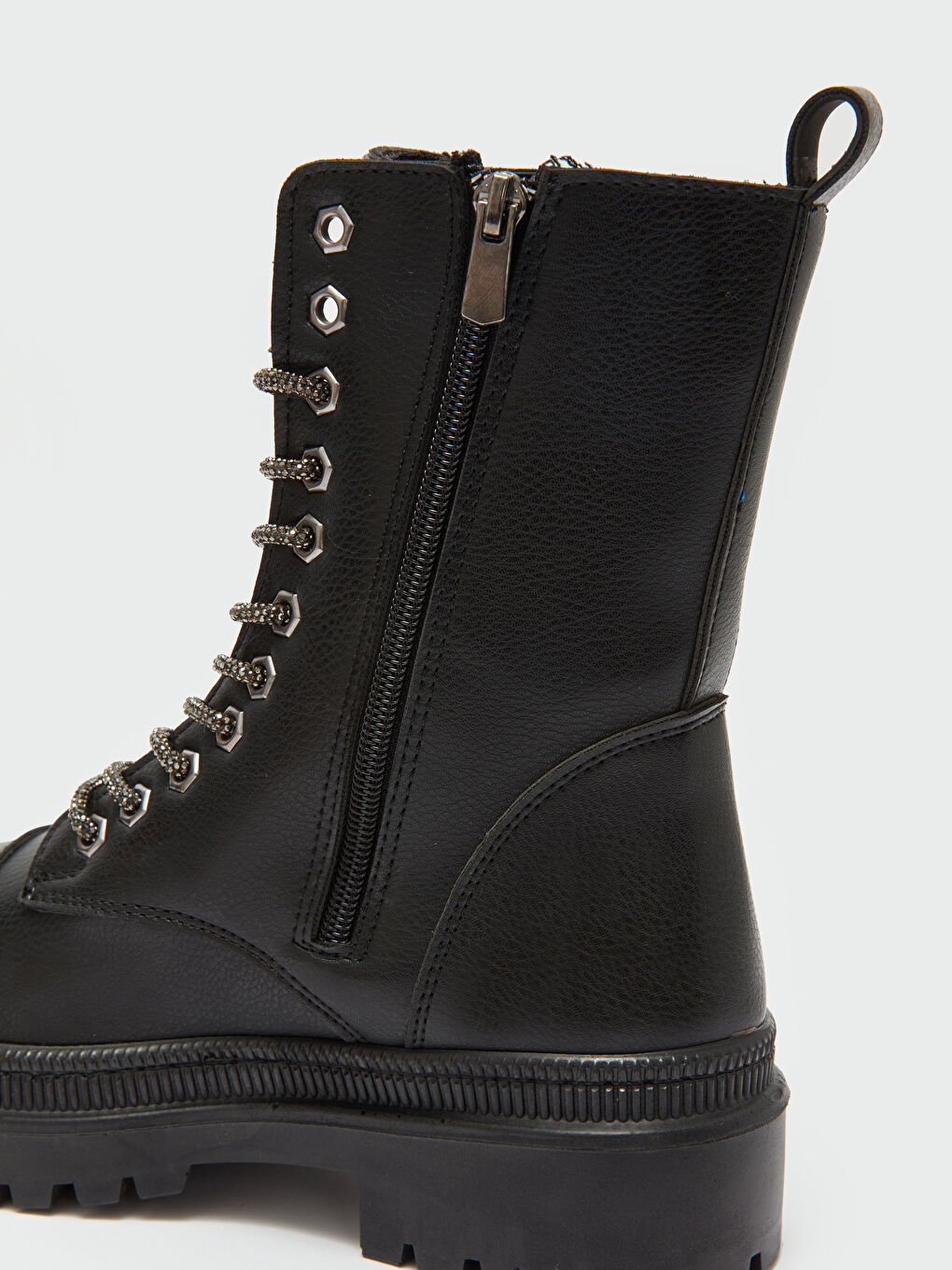 Siyah Deri Görünümlü Bağcık ve Fermuarlı Kadın Bot-5