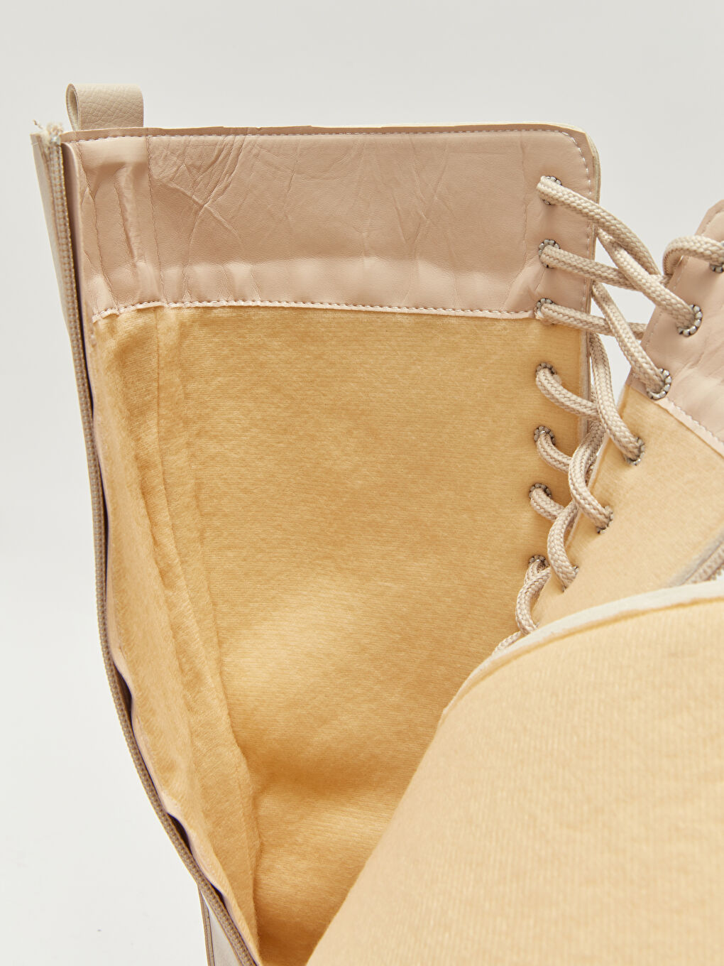 Bej Deri Görünümlü Bağcık ve Fermuarlı Kadın Diz Altı Çizme-6