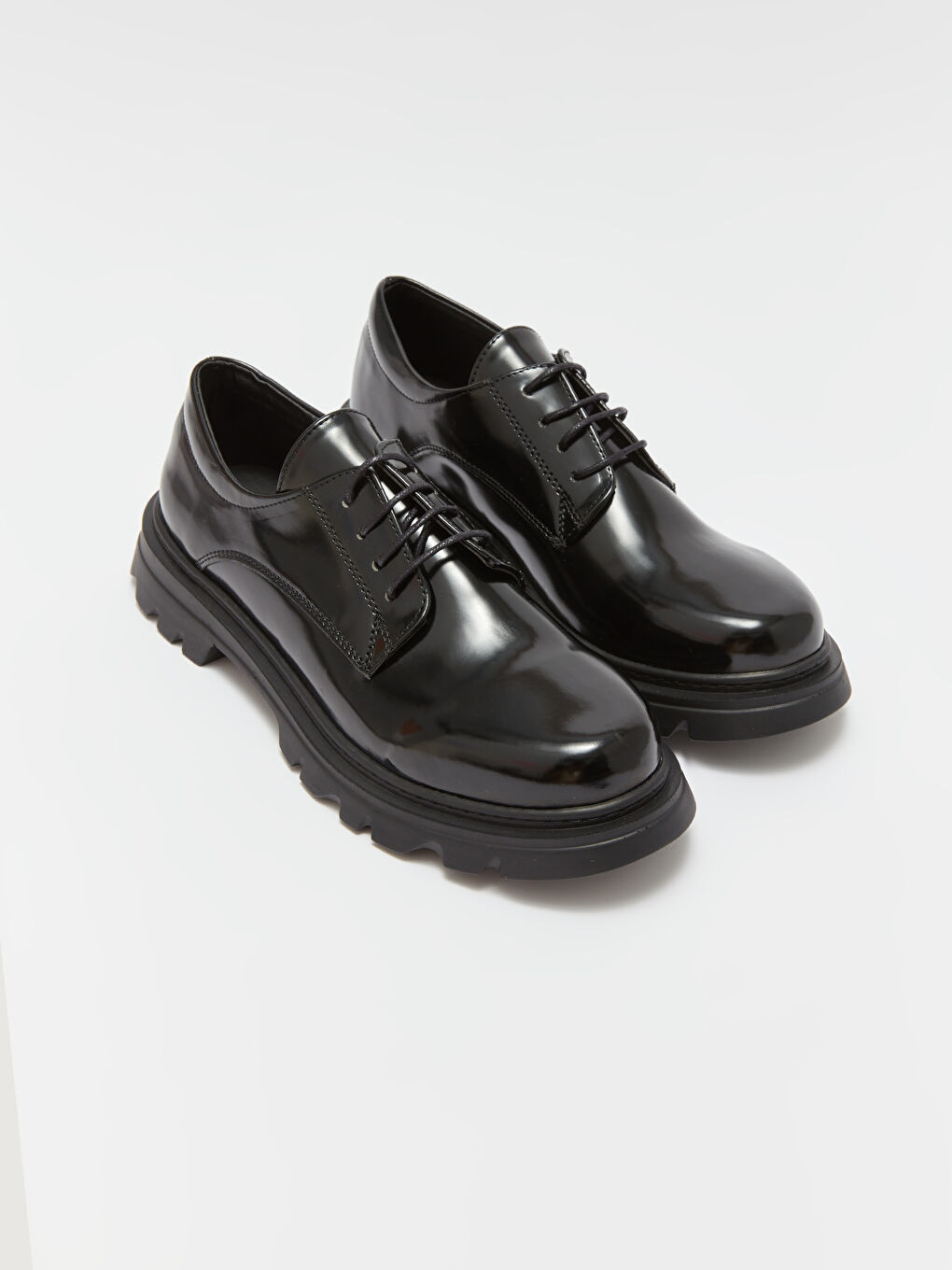 Siyah Bağcıklı Kadın Oxford Ayakkabı