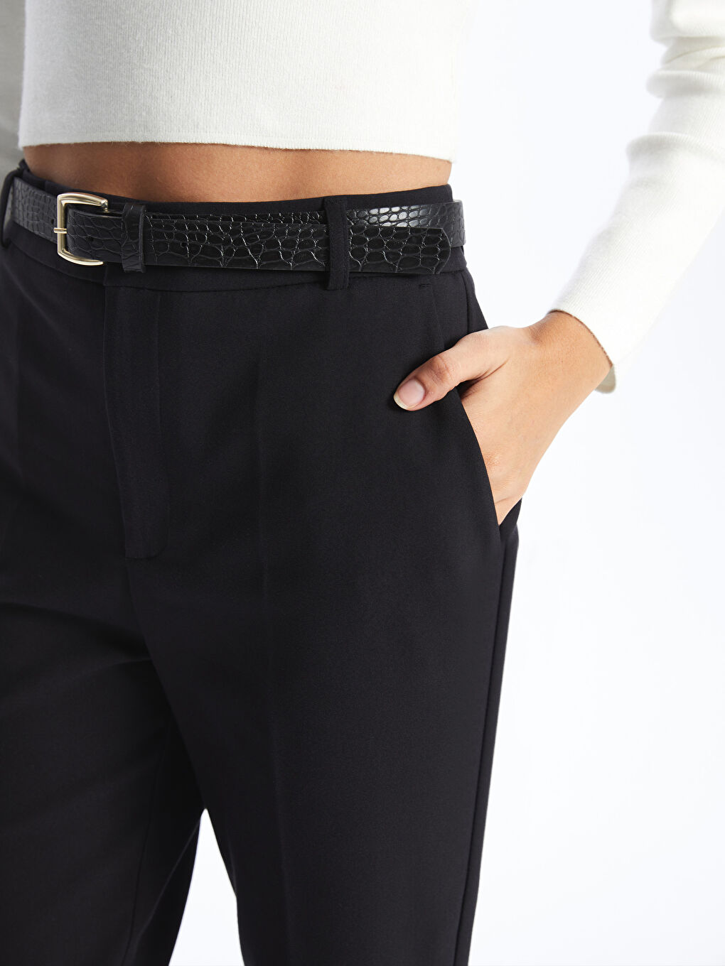 Siyah Beli Kemerli Havuç Kesim Kadın Pantolon-2