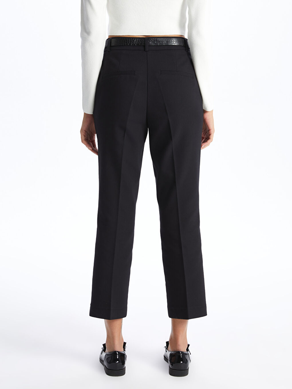 Siyah Beli Kemerli Havuç Kesim Kadın Pantolon-4