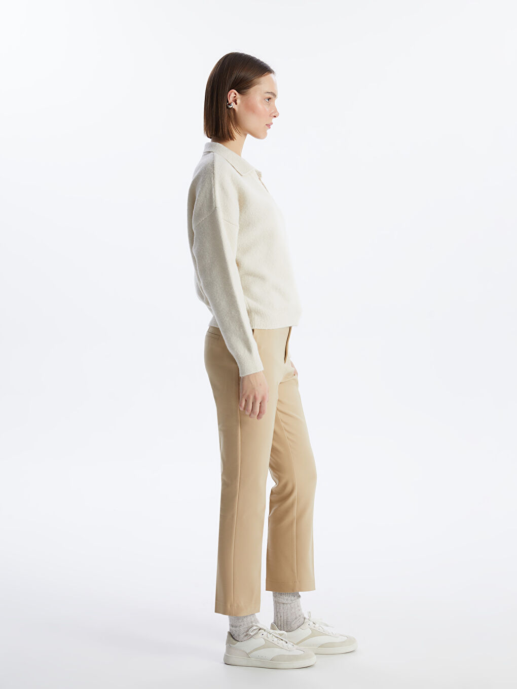 Bej Beli Kemerli Havuç Kesim Kadın Pantolon