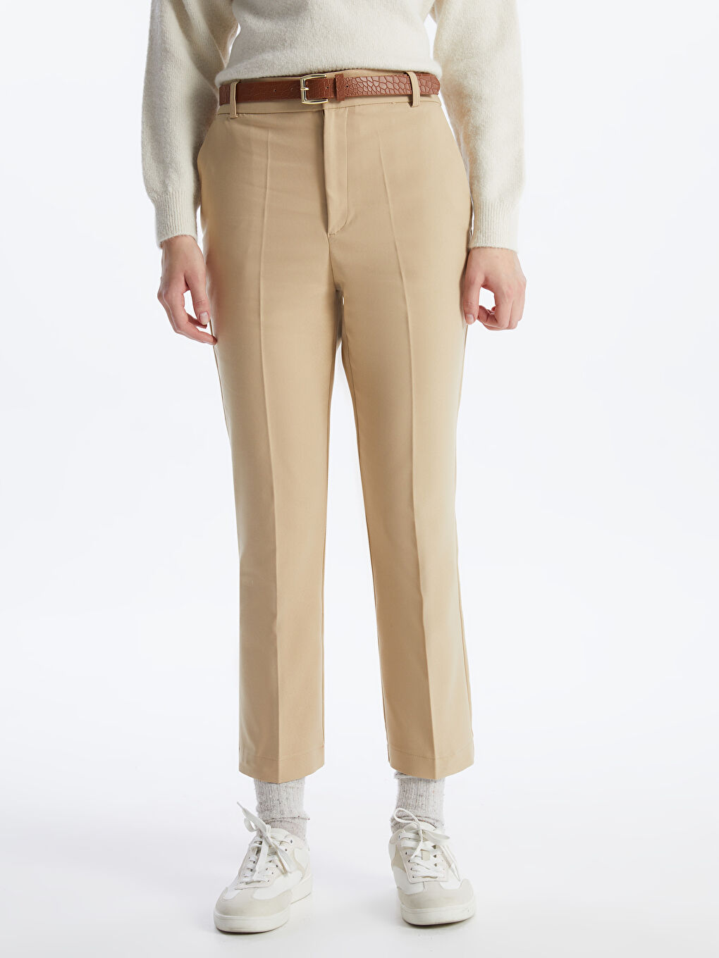 Bej Beli Kemerli Havuç Kesim Kadın Pantolon-2