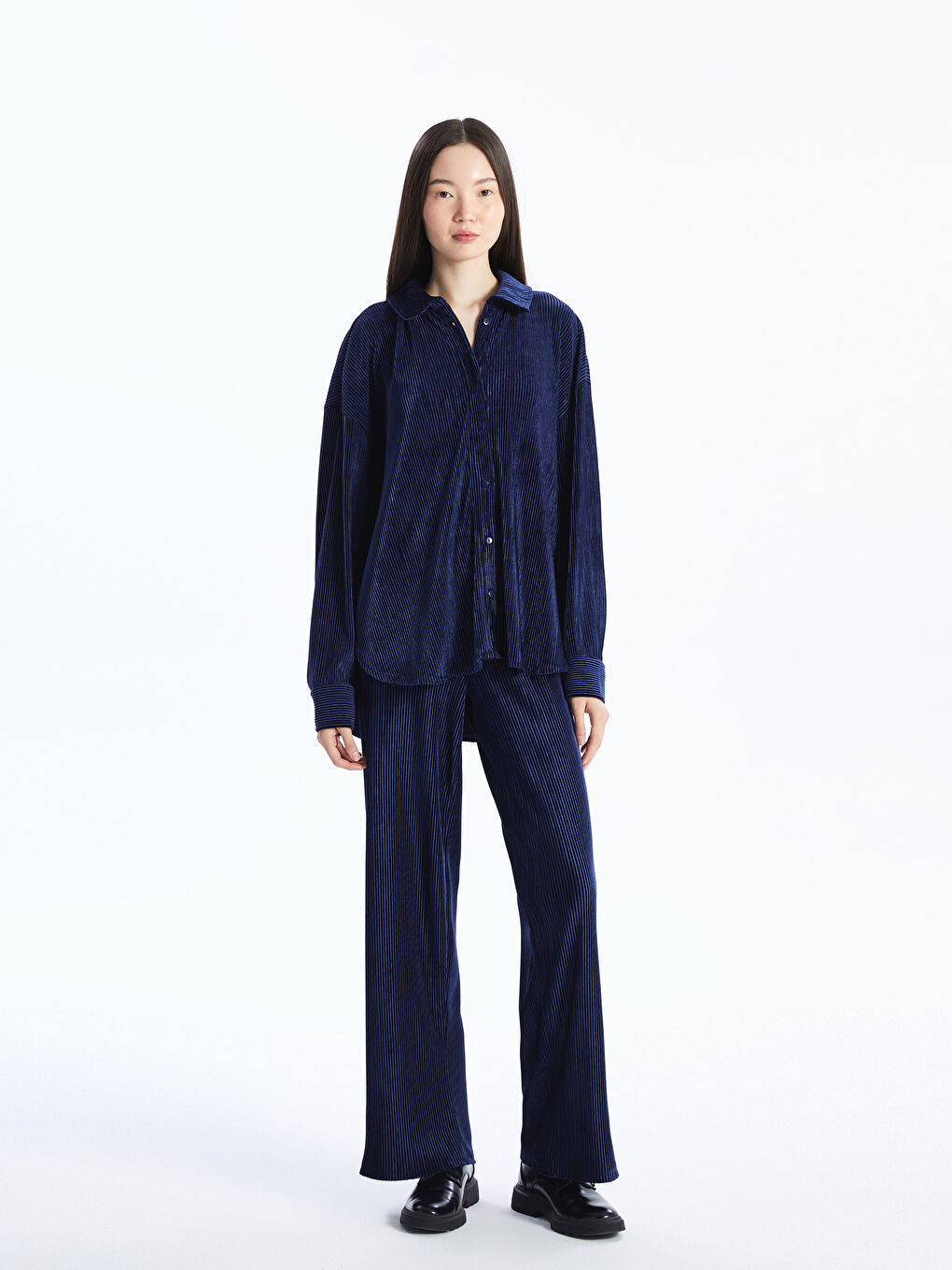 Lacivert Düz Uzun Kollu Oversize Kadife Kadın Gömlek-1