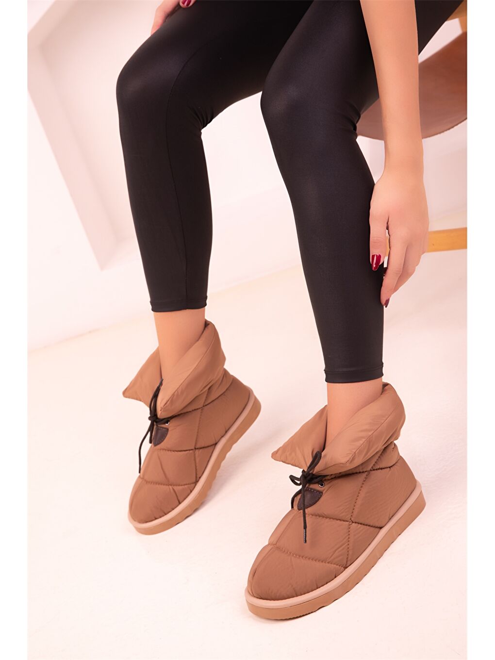 Kahverengi Paraşüt Kumaş Kendinden Desenli Kadın Bot-2