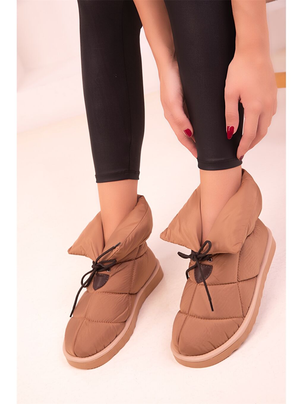 Kahverengi Paraşüt Kumaş Kendinden Desenli Kadın Bot-4