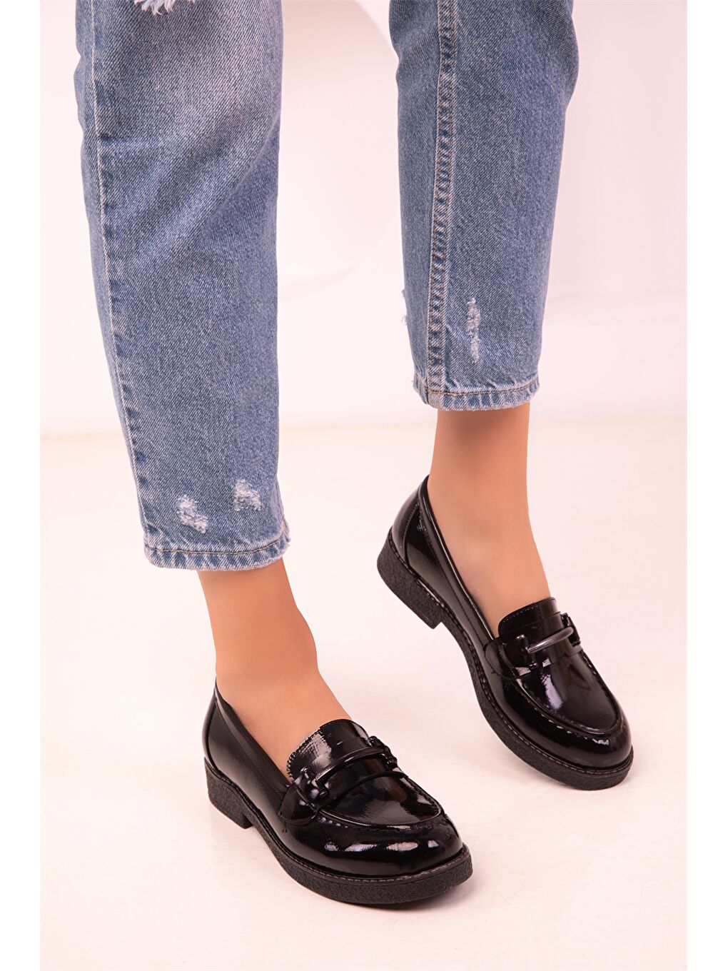 Siyah Rugan Deri Görünümlü Kadın Loafer Ayakkabı-3