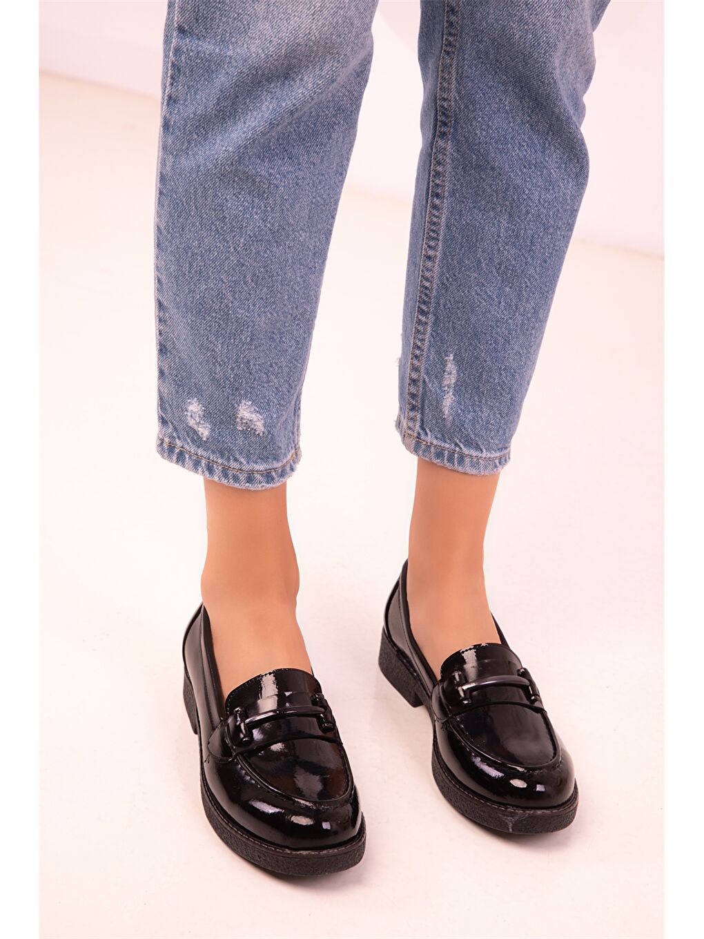 Siyah Rugan Deri Görünümlü Kadın Loafer Ayakkabı-4